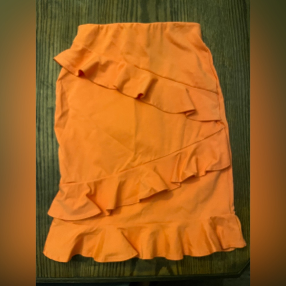 Brand new never worn Coral mid length skirt